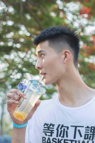 四川男篮新秀,"汕大杜兰特"朱松玮:大学生球员打cba有