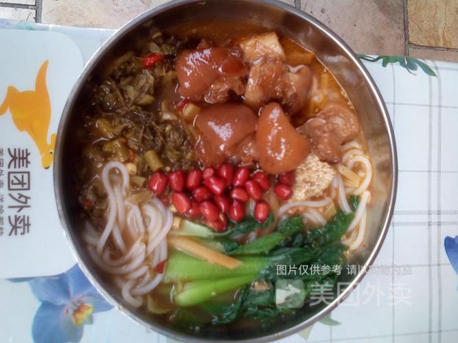 猪脚螺蛳粉 牛肉丸螺蛳粉 卤肥肠螺蛳粉