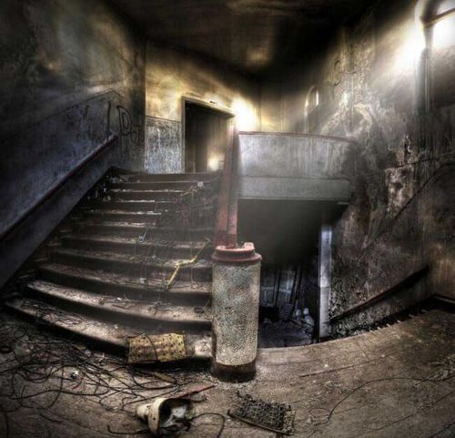 短篇鬼故事超吓人之废弃小楼_灵异事件_未解之谜大全