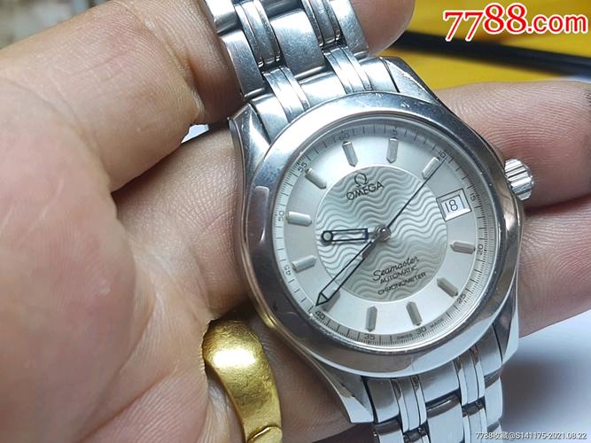 欧米茄海马120米防水走时精准品相不错1120机芯36直径简介:石英,2000