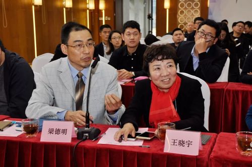 空间 导师点评 宝山区创业指导专家志愿团成员:徐霍成,孙继伟,梁德明