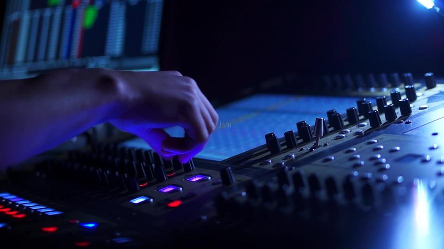 dj调音师调音_1920x1080_高清视频素材下载(编号:)