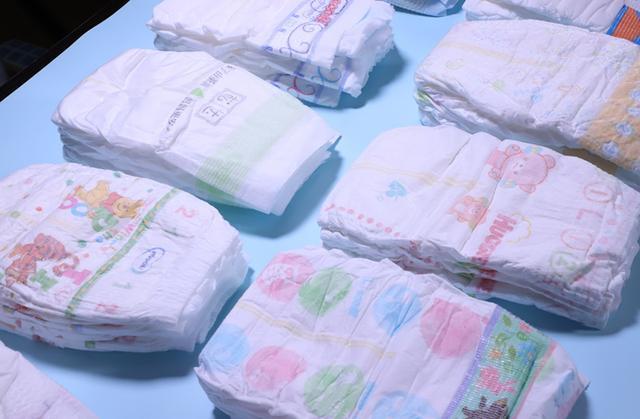 央视曝光"有毒"纸尿裤,比"拖把"还脏,父母别贪小便宜吃大亏