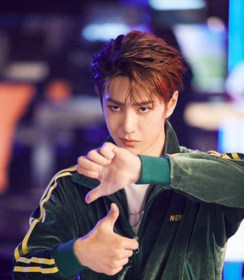 为什么王一博的妆越浓越a,越淡越奶?