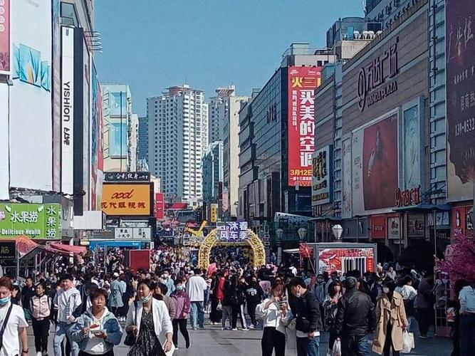 休闲购物好去处五一期间青岛重点步行街营业额创新高