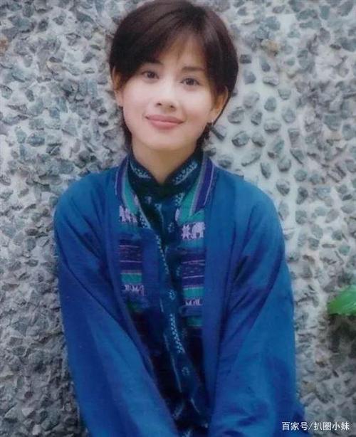 陈松伶演歌双栖,是香港90年代当红女星.(图/翻摄自微博)