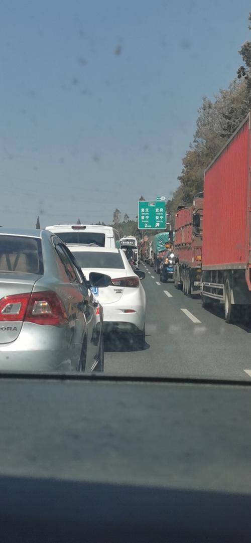 云南高速昆明段今日路况:昆明堵车缓行,昆磨高速与安晋高速路口拥堵