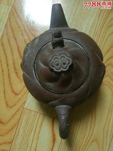 老鱼化龙紫砂壶,紫砂壶,七十年代(20世纪),红泥/朱泥,枣红,圆壶,神话