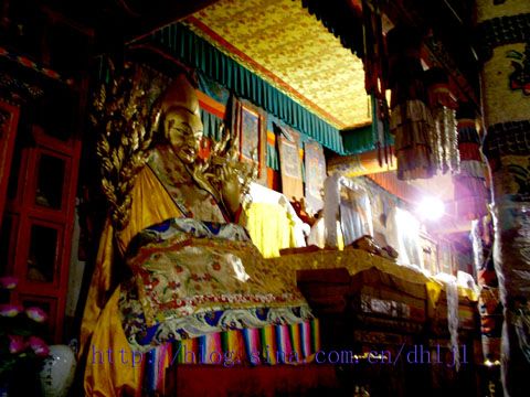 青藏川行配图塔尔寺二