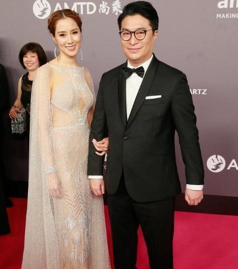 徐子淇穿衣真胆大白色镂空礼服典雅高贵穿出了清丽脱俗的味道