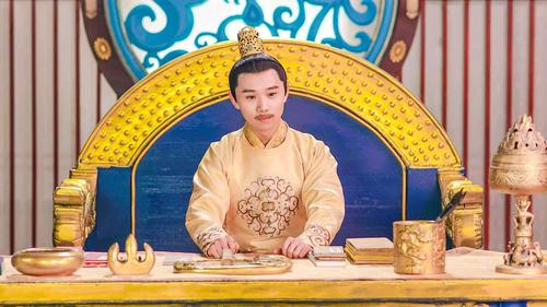 倾世锦鳞谷雨来宁修睿是什么颜色的龙 宁修仁结局是