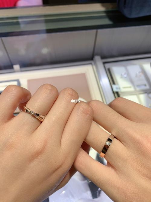 周大福偏爱对戒