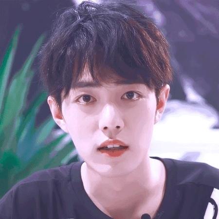 2021最新肖战笑起来的高清照片2021很甜的肖战图片合集