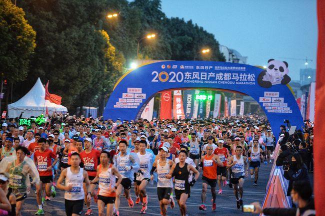 其实不仅是成马,目前全国所有宣布延期的马拉松赛事都在等待,严密关注