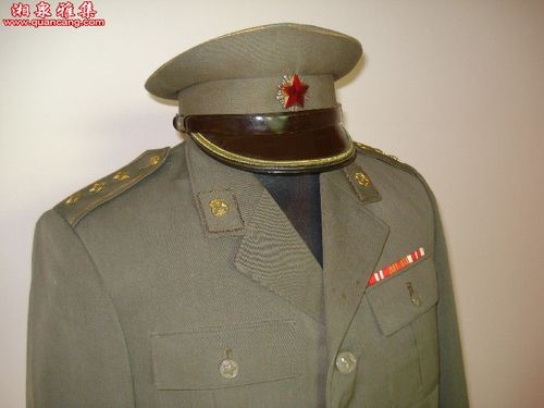 南斯拉夫社会主义时期上尉军服全套