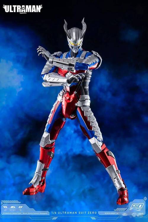 赛罗奥特曼 将头镖变化而来的双剑,其中包含两把「头镖战斧」与「复合