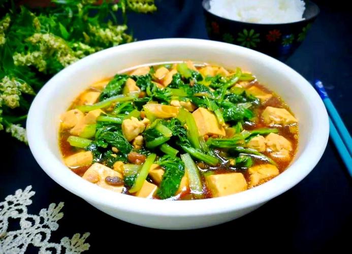 秋季滋补小食:小白菜烧豆腐的美味制作指南