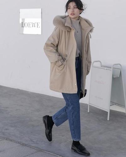 除了大衣,羽绒服,你还差一件"派克服",这样搭很显瘦