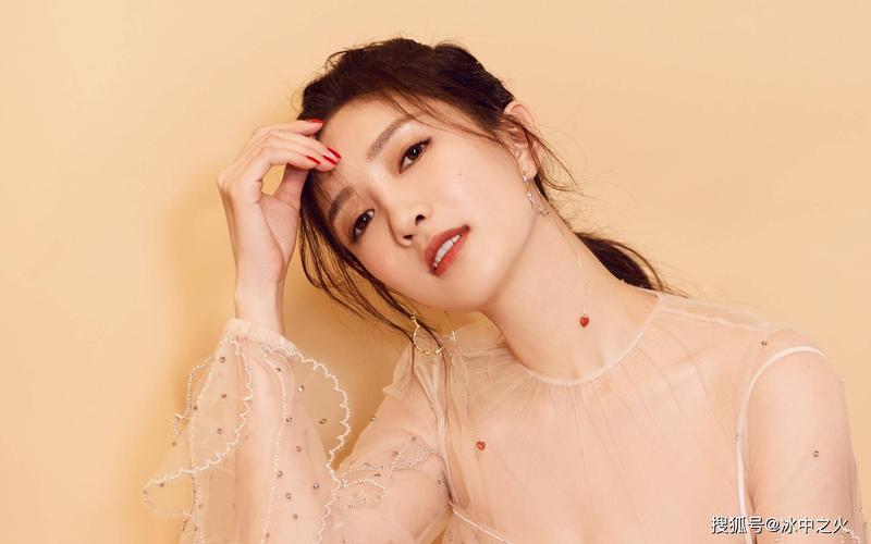 江疏影高清手机壁纸图片