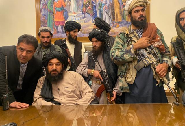 (塔利班控制总统府)