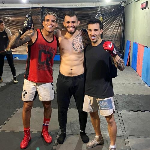 ufc轻量级选手巴西林志炫查尔斯奥利维拉ins照片自取