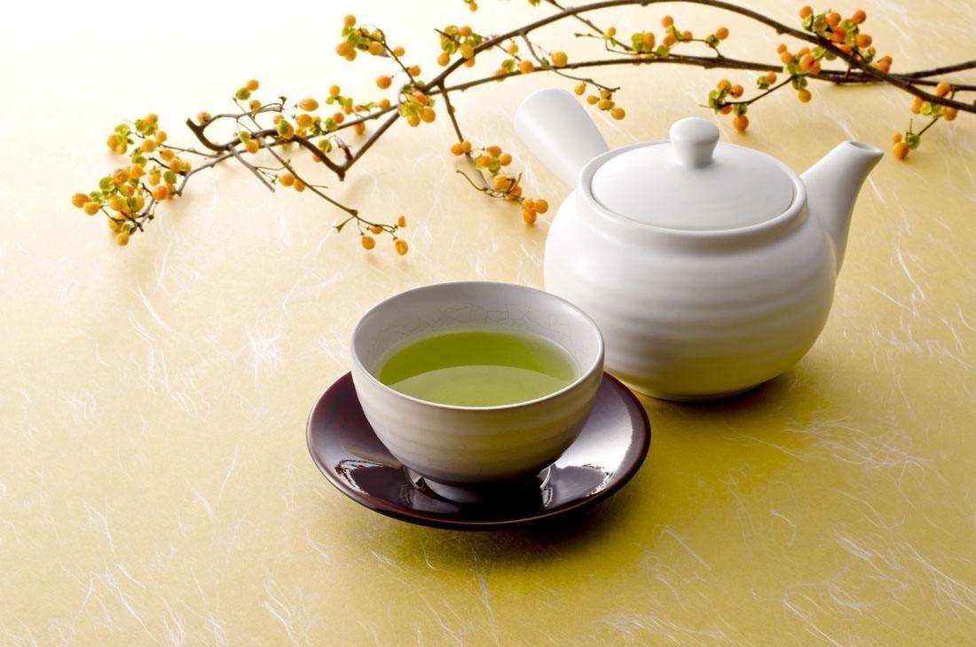 清明节前后,新茶上市,因此,新茶售价每斤从几百元到几万元不等.