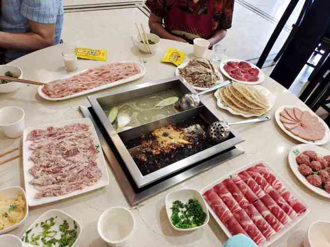 这家春怡火锅真的叫人."-大众点评移动版