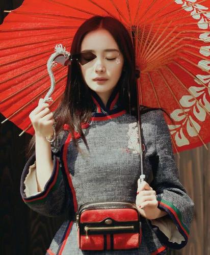 杨幂日本樱花大片,穿和服的大幂幂人比花娇,倾国倾城美颜暴击!