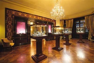 翻新的"百达翡丽源邸"(maison patek philippe)在上海外滩开幕