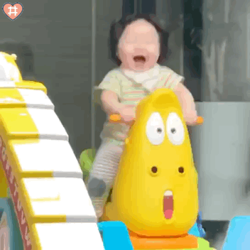 黄夏真表情包动图骑上我心爱的小摩托~是我最爱的爆笑虫子小黄哦哈哈