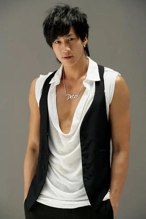 林更新和何润东好像啊