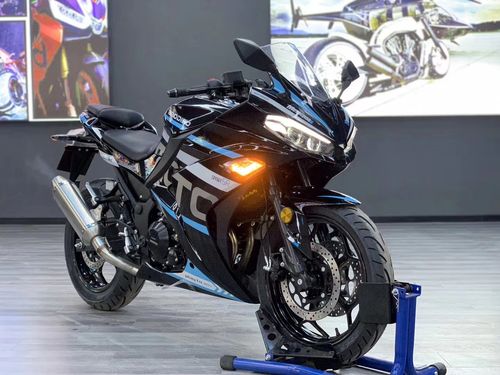 雅马哈r6跑车r1公路赛r3川崎小忍者250cc国产地平线蛟龙400摩托车