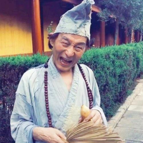 达叔秒变表情,游本昌半哭半笑,不比现在小