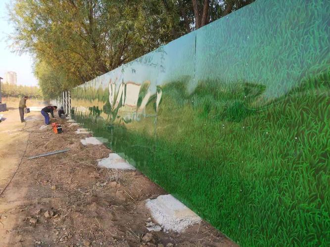 北辰小草彩钢围挡板现场搭建 北辰区围挡板可以重复使用得!
