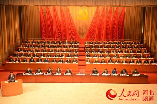 图为大会主席台.陈汝健 摄