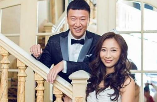50岁的孙红雷金屋藏娇隐藏6年的妻子原来她我们都很熟悉