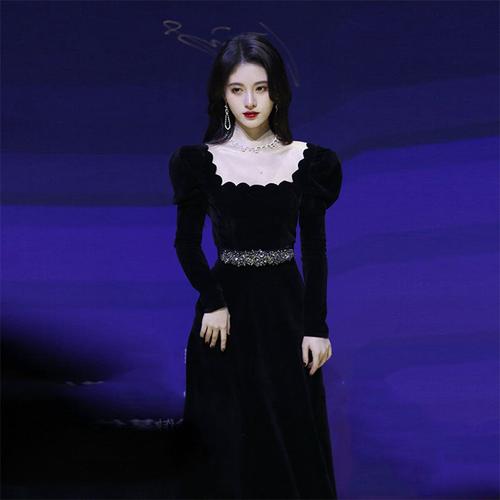黑色新款复古年会宫廷连衣裙丝绒礼服