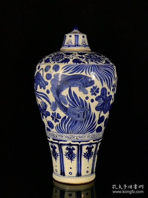 元青花鱼藻纹梅瓶