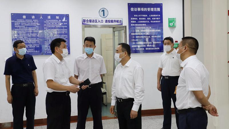 市委常委,政法委书记刘宏到市信访局接访调研——大连