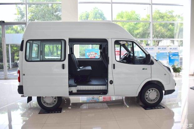 江铃特顺空间王蓝牌大空间轻客