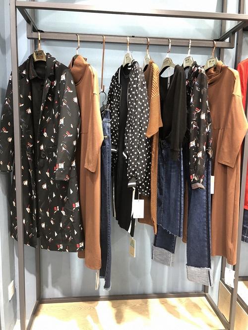莫姿库存女装批发 深圳一线品牌折扣店直播货源走份