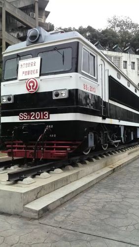 中南大学铁道学院古董级火车头