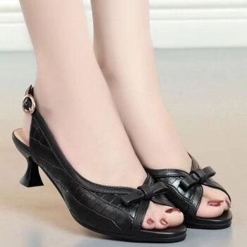 鞋靴>时尚女鞋>凉鞋>喻小熊>红蜻蜓联名同款搭小跟凉鞋女2022新款