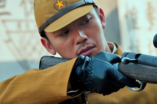 《独狼》即将收官 芦芳生剧中演反派获赞《独狼》芦芳生被称"最帅反派