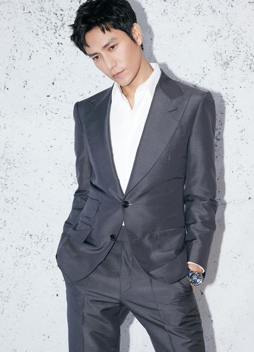 44岁陈坤瘦20斤变魅力型男!五官立体如撕漫男,生图比小鲜肉还帅!