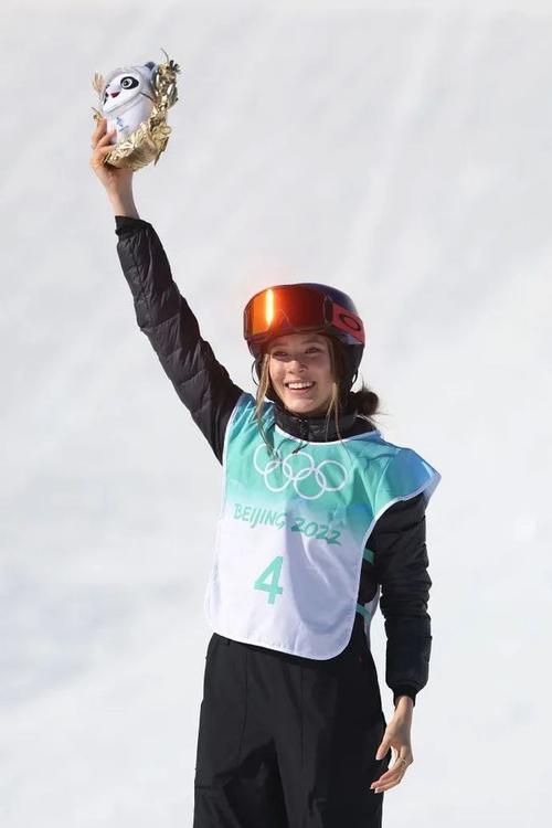 可辣妹可街头天才滑雪少女谷爱凌原来还是穿搭博主