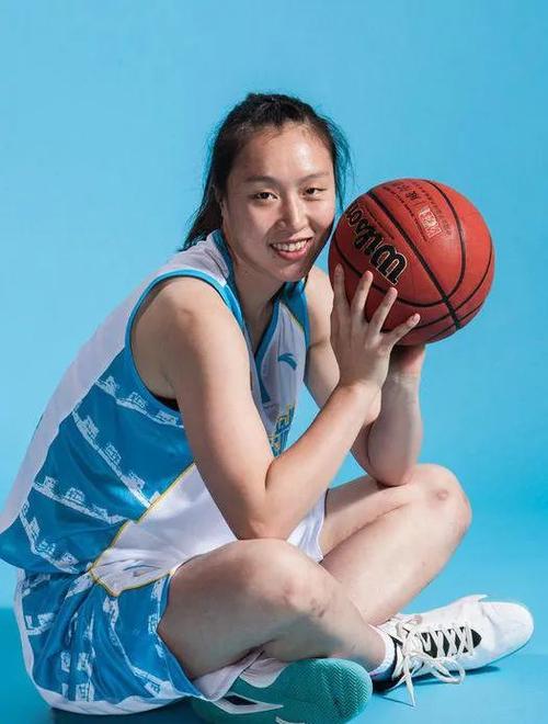 女子半程马拉松挑战赛,破无滑轨19-29岁女子半程马拉松世界纪录 篮球