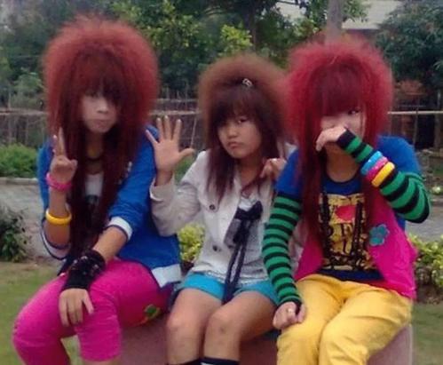 杀马特,是单词"smart"的汉化版,往往出现在从农村走进城市的年轻移民