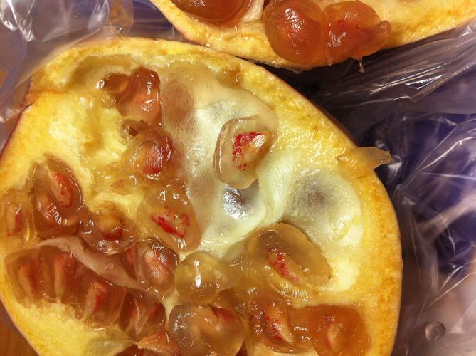 石榴这样算坏掉么,怎么买了几个都是这样的.