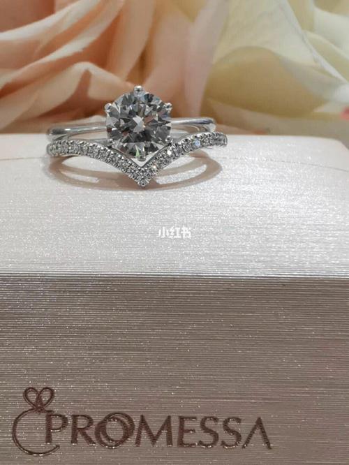 周生生promessa伯爵小皇冠钻戒_周生生怎么样_戒指_钻戒_搭配_bling